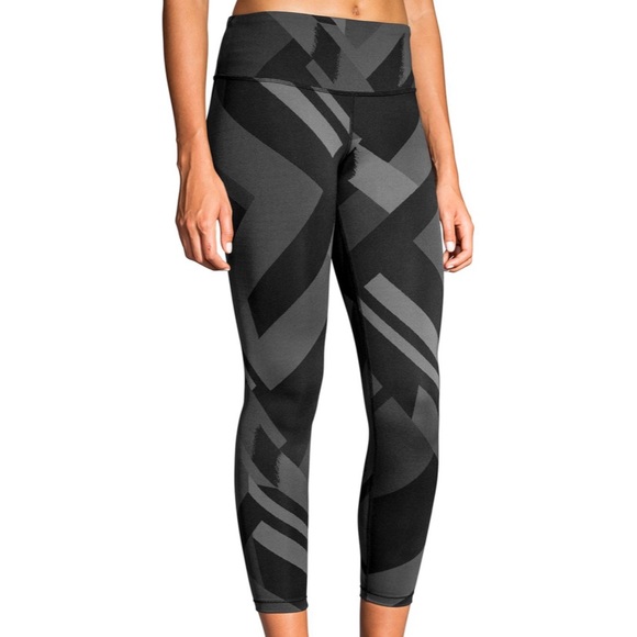 Brooks Pants - Brooks Formation Crop in Asphalt, SZ Med.